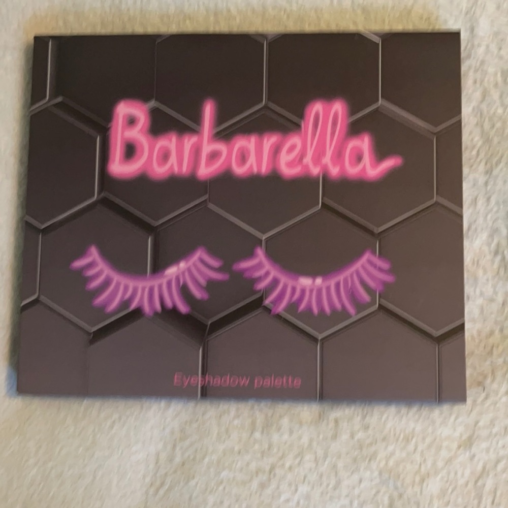Beebeauty Barbarella eyeshadow palette